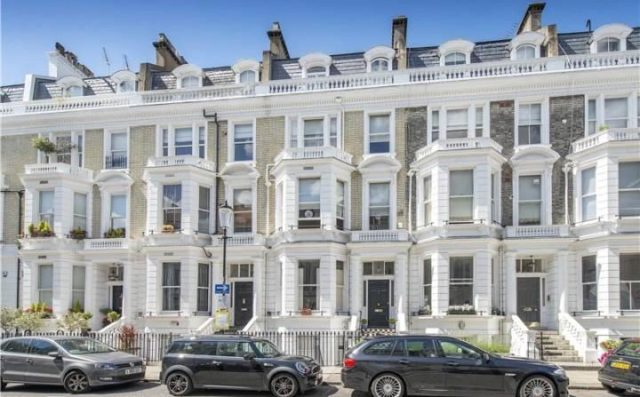 Image of 3 Bedroom Maisonette to rent at Stafford Terrace, Kensington, W8