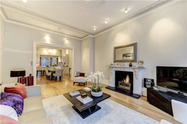  Image of 3 Bedroom Maisonette to rent at Stafford Terrace, Kensington, W8