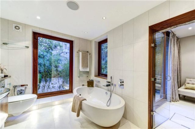  Image of 3 Bedroom Maisonette to rent at Stafford Terrace, Kensington, W8