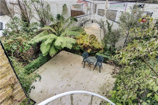  Image of 3 Bedroom Maisonette to rent at Stafford Terrace, Kensington, W8