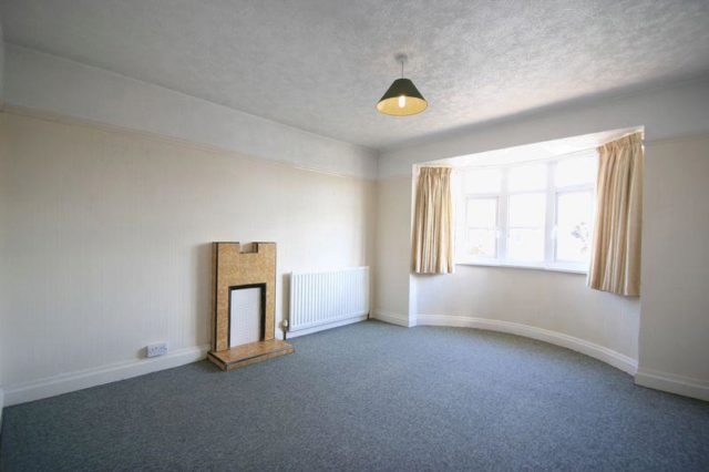  Image of 3 Bedroom Semi-Detached to rent at York Road, Stafford ST17
