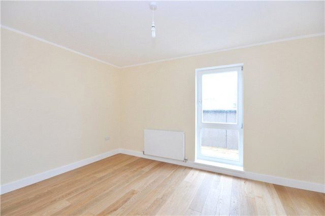  Image of 2 Bedroom Flat to rent at Osborn Street, Whitechapel, E1