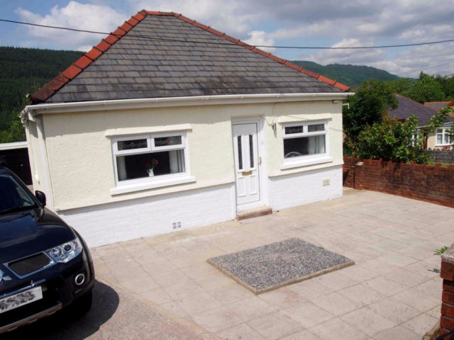  Image of 3 Bedroom Bungalow for sale at Lletty Dafydd, Clyne, Neath, Castell-nedd Port Talbot, SA11