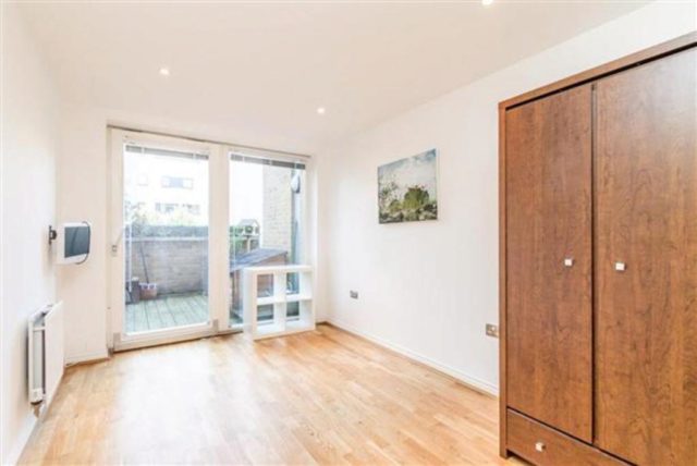  Image of 1 Bedroom Flat to rent at St David