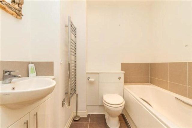  Image of 1 Bedroom Flat to rent at St David