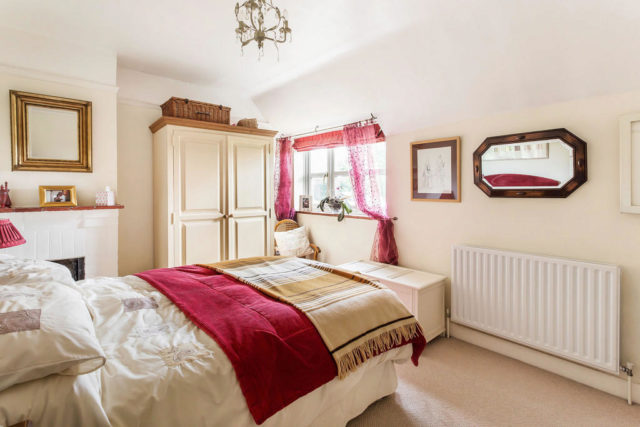  Image of 4 Bedroom Semi-Detached for sale at Pigdown Lane, Hever, TN8