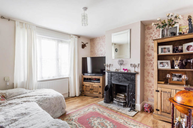  Image of 4 Bedroom Semi-Detached for sale at Frant Field, Edenbridge, TN8