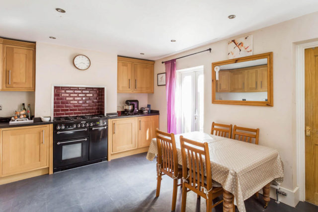  Image of 4 Bedroom Semi-Detached for sale at Frant Field, Edenbridge, TN8