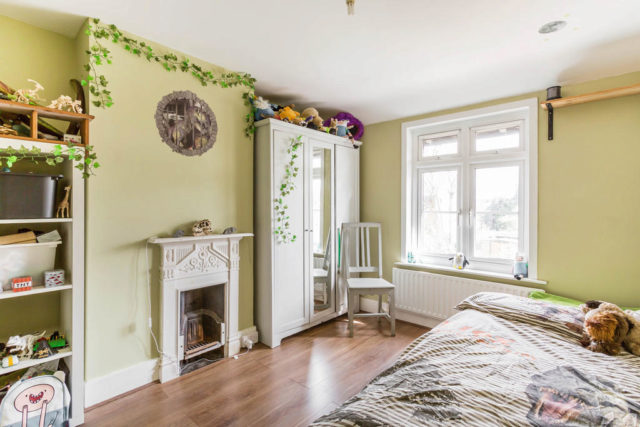  Image of 4 Bedroom Semi-Detached for sale at Frant Field, Edenbridge, TN8