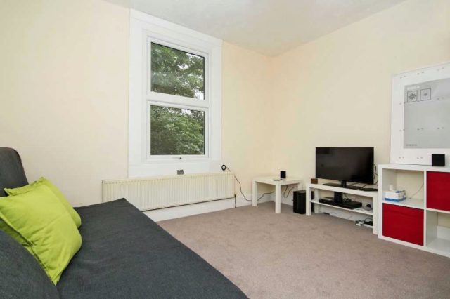  Image of 4 Bedroom Flat to rent at Church Lane, Leytonstone, Waltham Forest, London