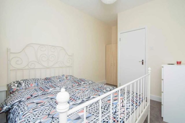  Image of 4 Bedroom Flat to rent at Church Lane, Leytonstone, Waltham Forest, London