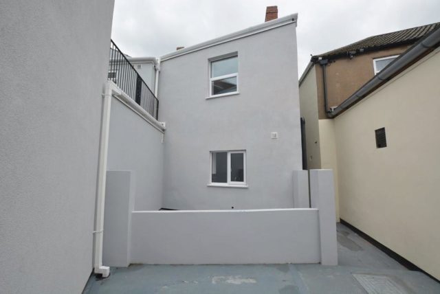  Image of 2 Bedroom Cottage for sale at Burlington Crescent, Goole