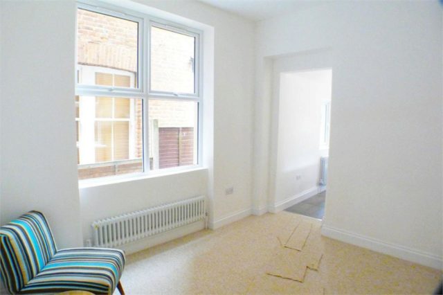 Image of 2 Bedroom Flat for sale at Lichfield Grove, Finchley