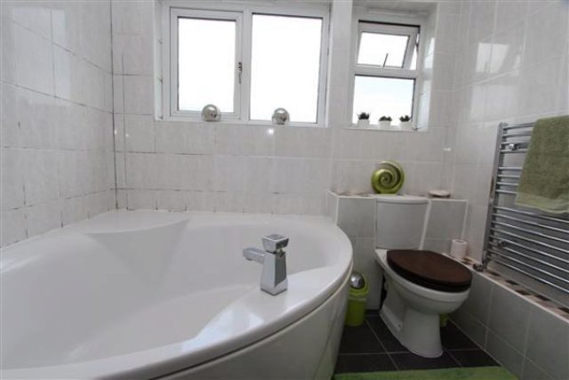  Image of 2 Bedroom Houses for sale at Polsteads, Basildon