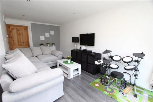  Image of 2 Bedroom Houses for sale at Polsteads, Basildon