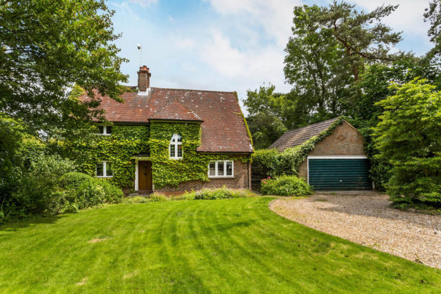  Image of 3 Bedroom Detached for sale at Stick Hill, Edenbridge, TN8