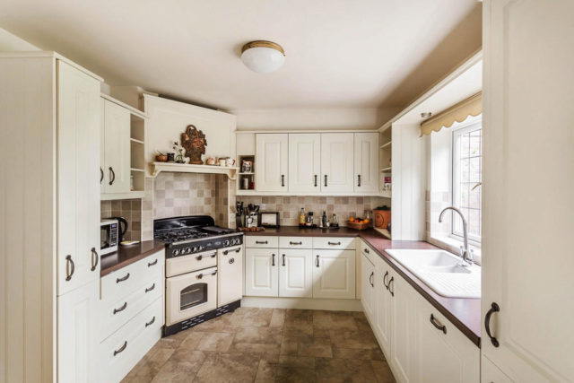  Image of 3 Bedroom Detached for sale at Stick Hill, Edenbridge, TN8