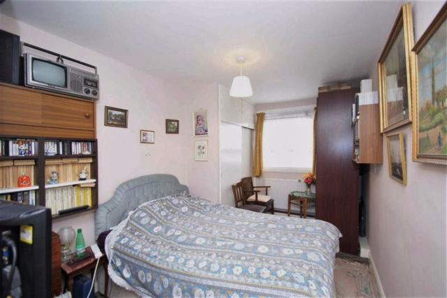  Image of 3 Bedroom Flat for sale at Moreton Towers, Lexden Road, London, W3