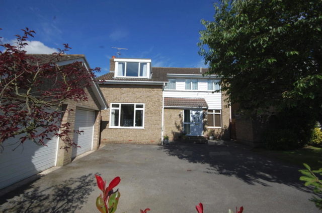  Image of 4 Bedroom Detached for sale at Woodham Drive, Hatfield Peverel, Chelmsford, CM3