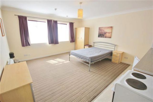  Image of 7 Bedroom Terraced for sale at Bournemouth Road, Parkstone