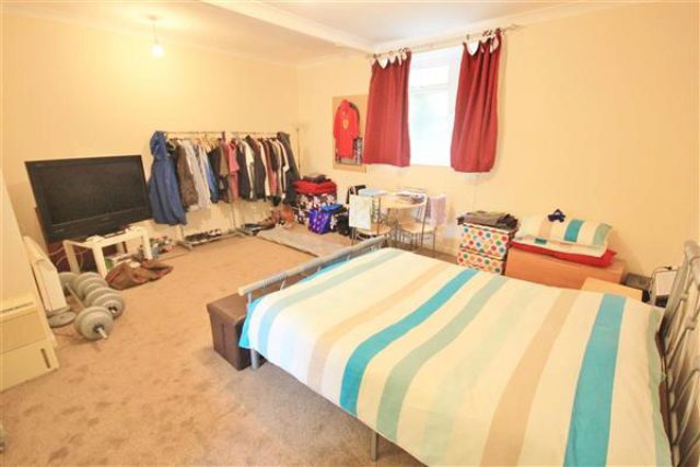  Image of 7 Bedroom Terraced for sale at Bournemouth Road, Parkstone