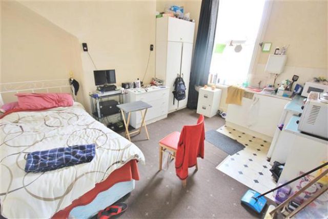  Image of 7 Bedroom Terraced for sale at Bournemouth Road, Parkstone