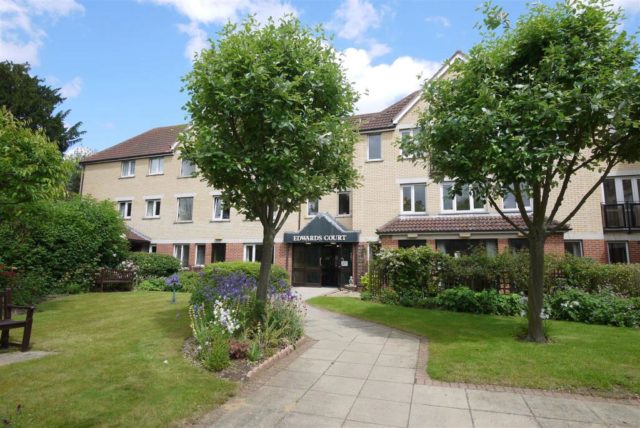  Image of 2 Bedroom Retirement Property for sale at Edwards Court, Turners Hill, Central Cheshunt