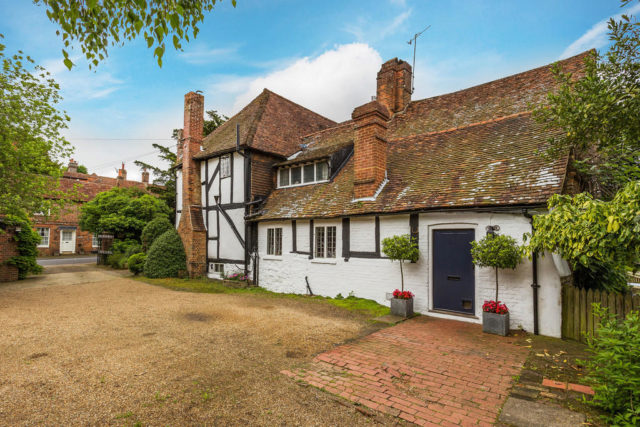  Image of 5 Bedroom Detached for sale at High Street, Limpsfield, RH8