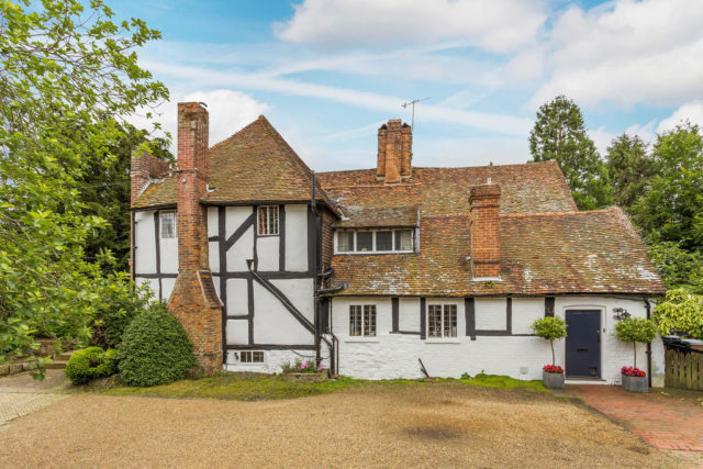  Image of 5 Bedroom Detached for sale at High Street, Limpsfield, RH8