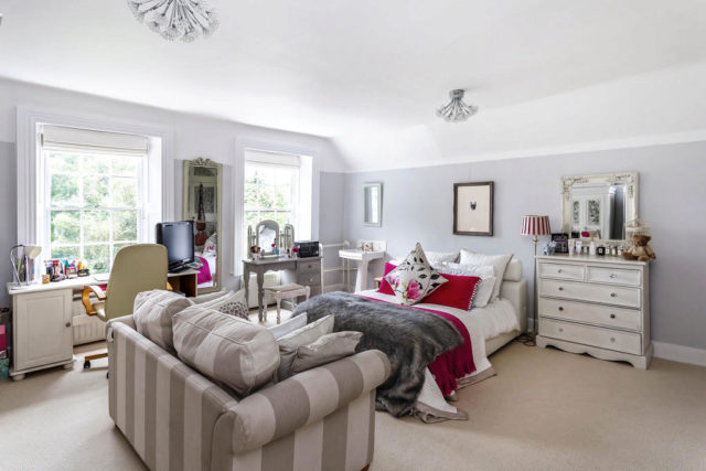  Image of 5 Bedroom Detached for sale at High Street, Limpsfield, RH8