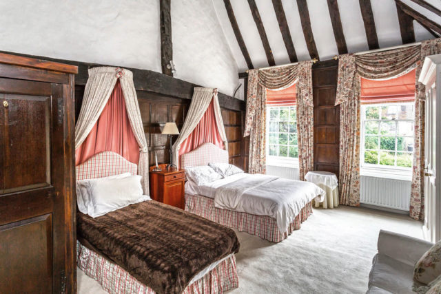  Image of 5 Bedroom Detached for sale at High Street, Limpsfield, RH8