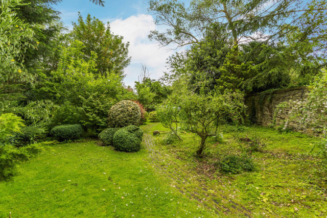  Image of 5 Bedroom Detached for sale at High Street, Limpsfield, RH8