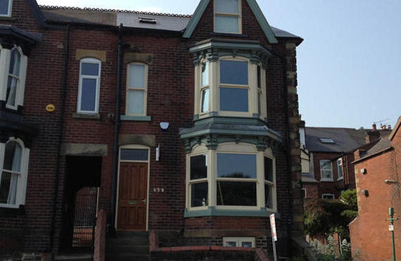 4 Bedroom End of Ter...