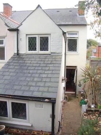 2 Bedroom End of Ter...