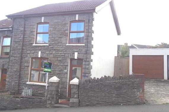 3 Bedroom End of Ter...