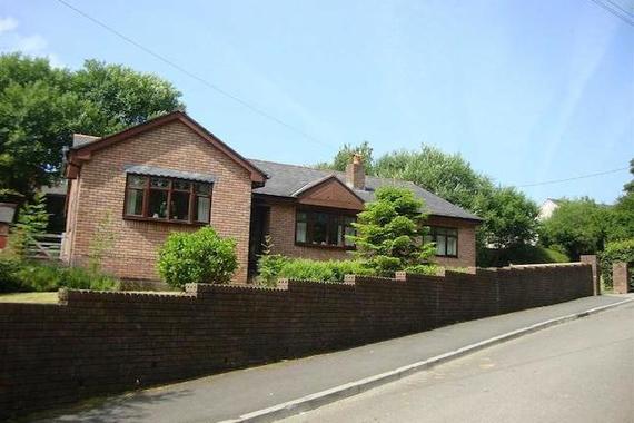 4 Bedroom Detached B...