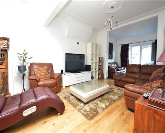 6 Bedroom Property