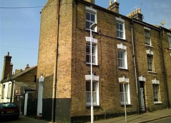 3 Bedroom End of Ter...