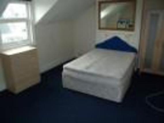 1 Bedroom Room