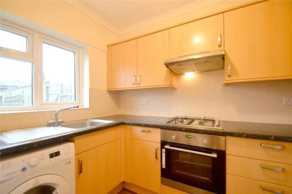 3 Bedroom End of Ter...