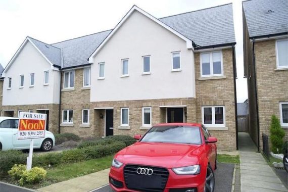 2 Bedroom End of Ter...