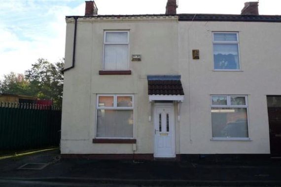 2 Bedroom End of Ter...