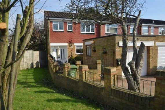 3 Bedroom End of Ter...