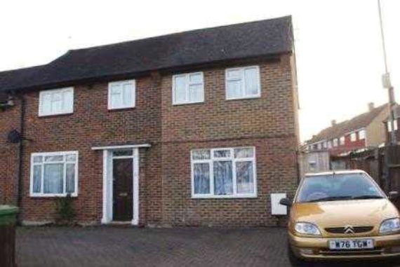 2 Bedroom End of Ter...