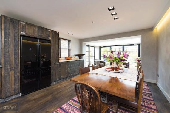 3 Bedroom End of Ter...
