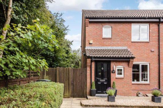 3 Bedroom End of Ter...