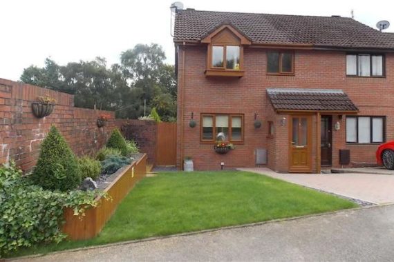 3 Bedroom End of Ter...