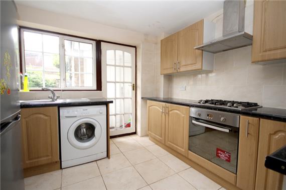 3 Bedroom End of Ter...