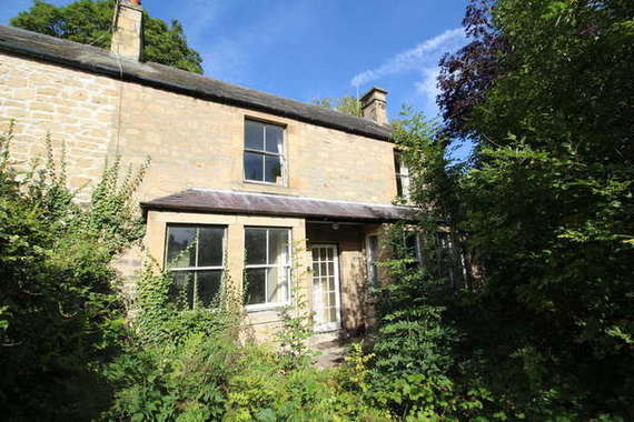 2 Bedroom End of Ter...