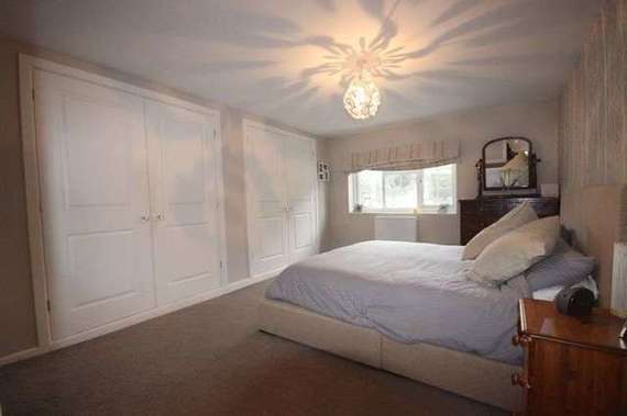 4 Bedroom Semi-Detac...